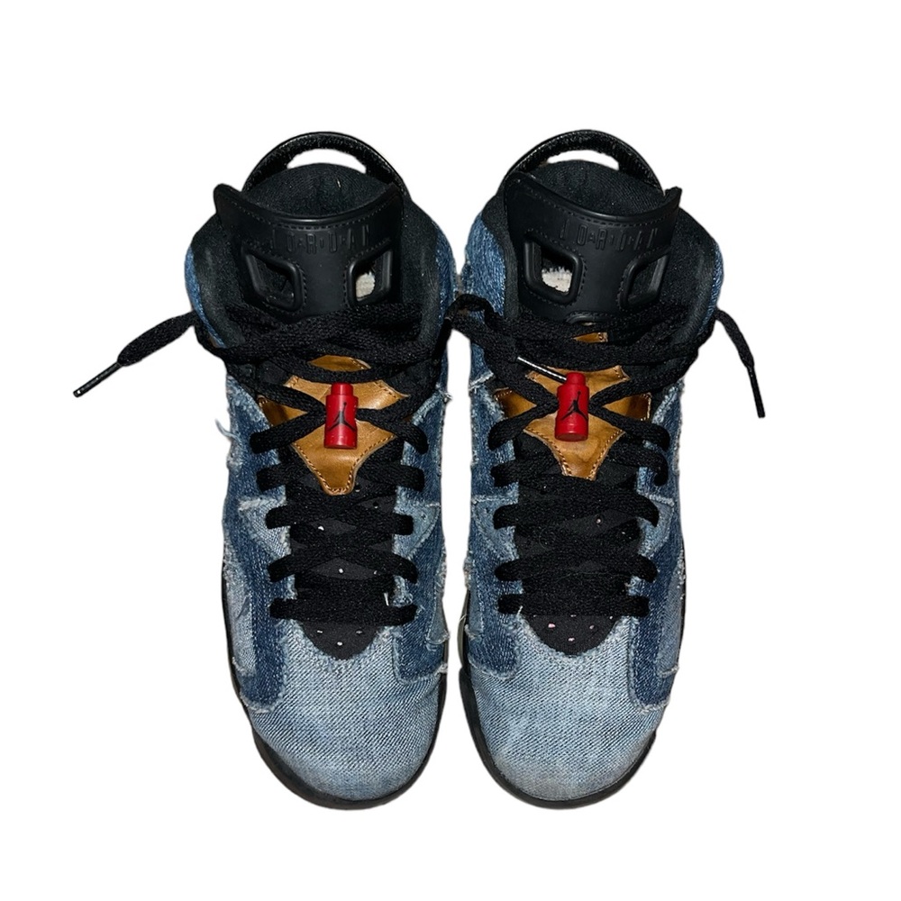 Blue jean jordan 6’s comes with box